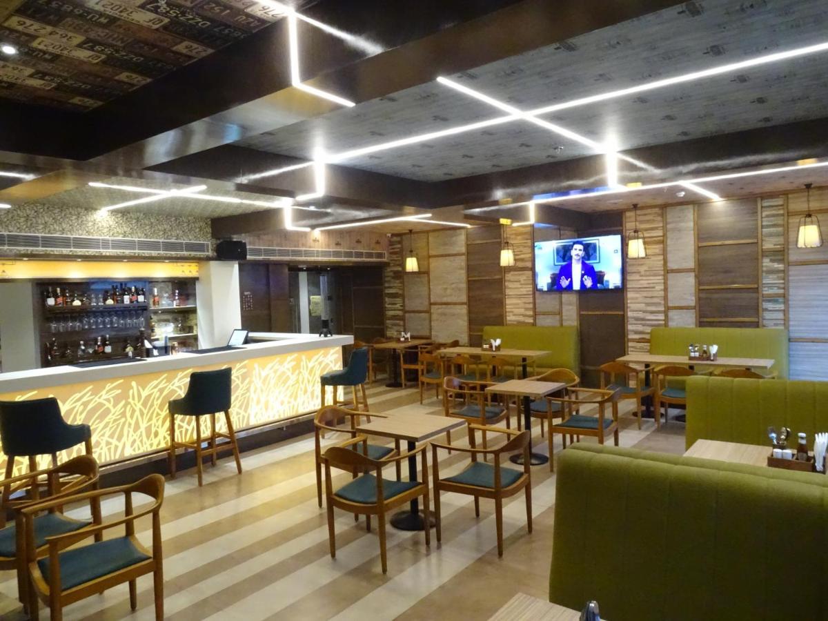 The Grand Arc Hotel & Convention Centre Shahjahanpur Exterior photo